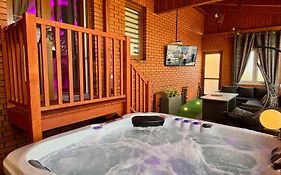 Apartament Love Heaven Jacuzzi SPA z dużą wanną z hydromasażem dla Dwojga